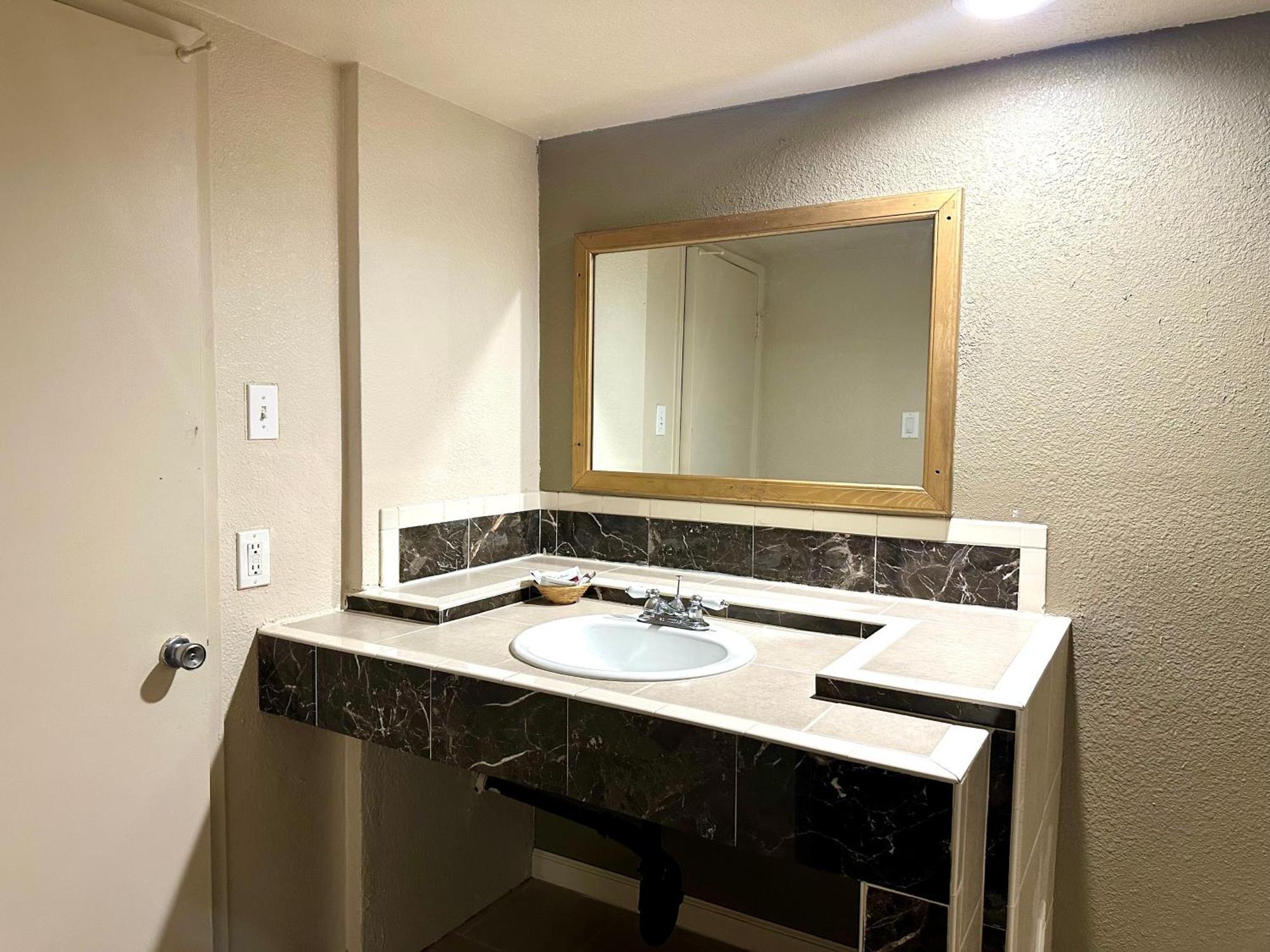 Regency Inn Fresno Zewnętrze zdjęcie