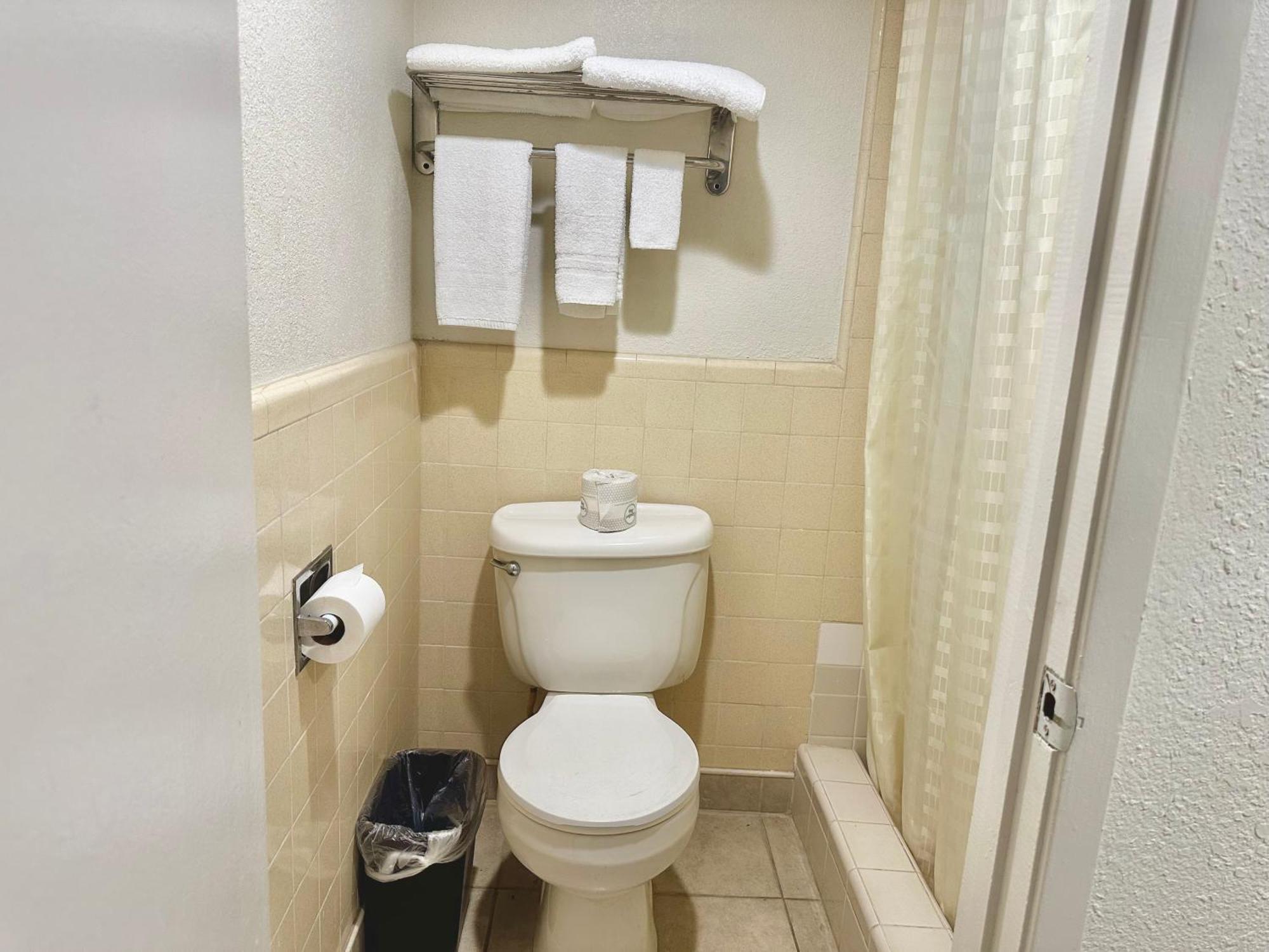Regency Inn Fresno Zewnętrze zdjęcie
